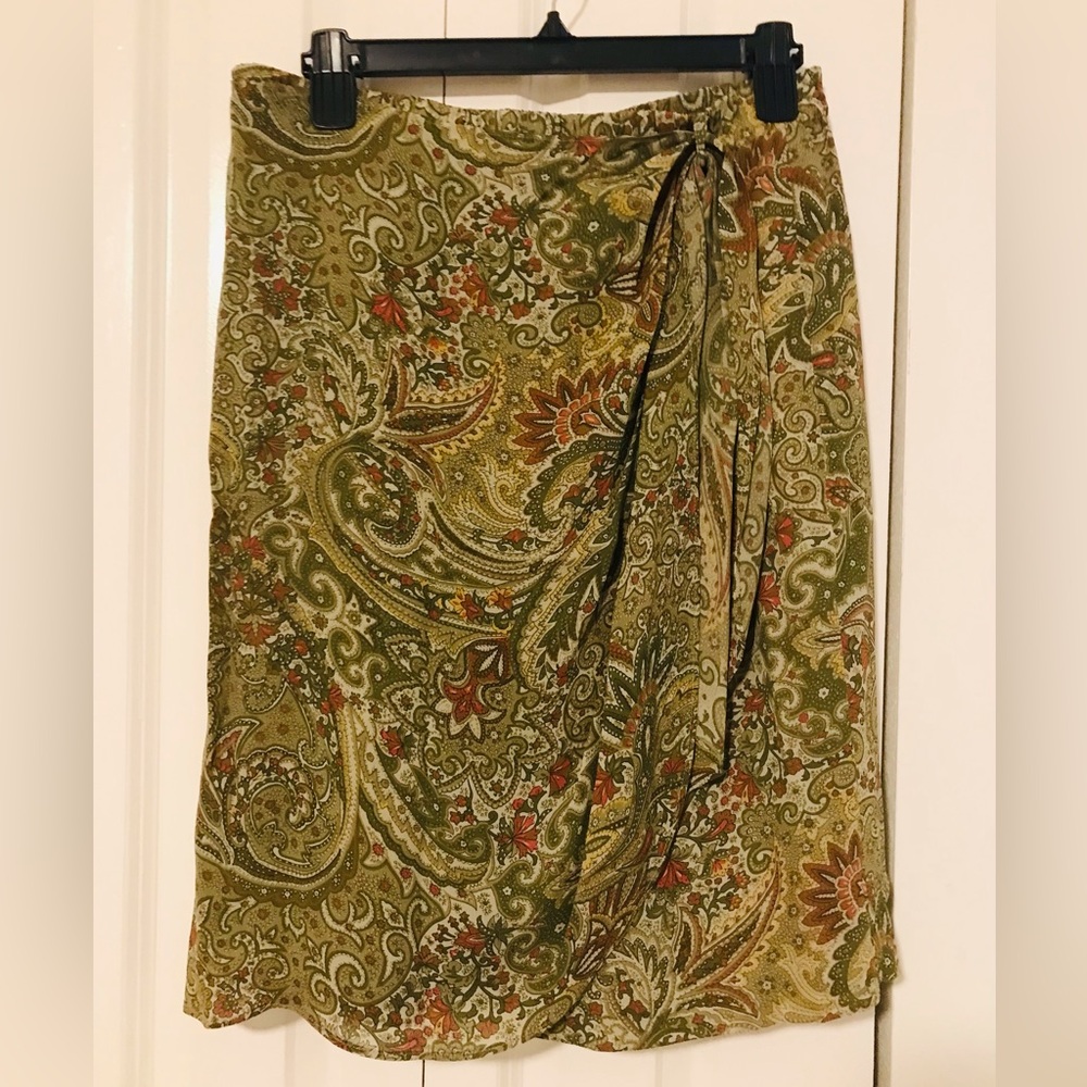 Liz Claiborne Skirt - Green Paisley with details light orange fabric - Size L